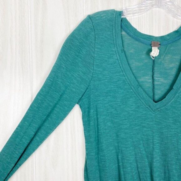 Free people | We The Free | Distressed V Neck Long Sleeve Tee Size Small - Picture 3 of 6